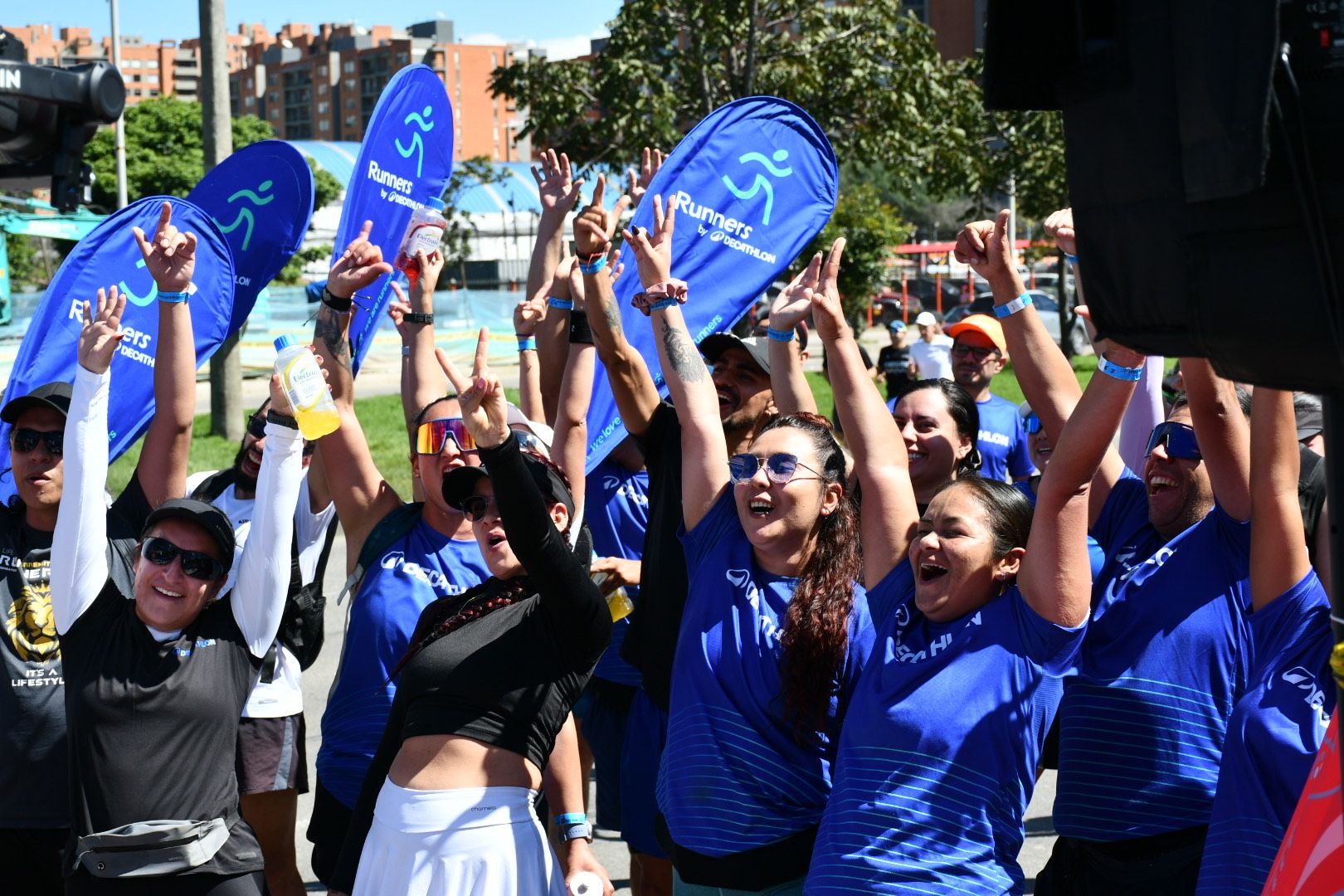Corredores de Decathlon en un evento