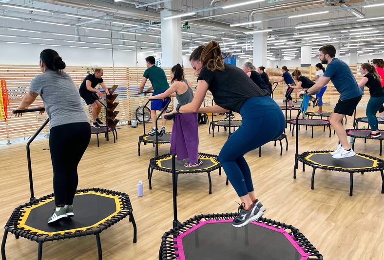 Trampoline Classes Fitness Station Trampolin 50' Mini Spring Free - Main Image